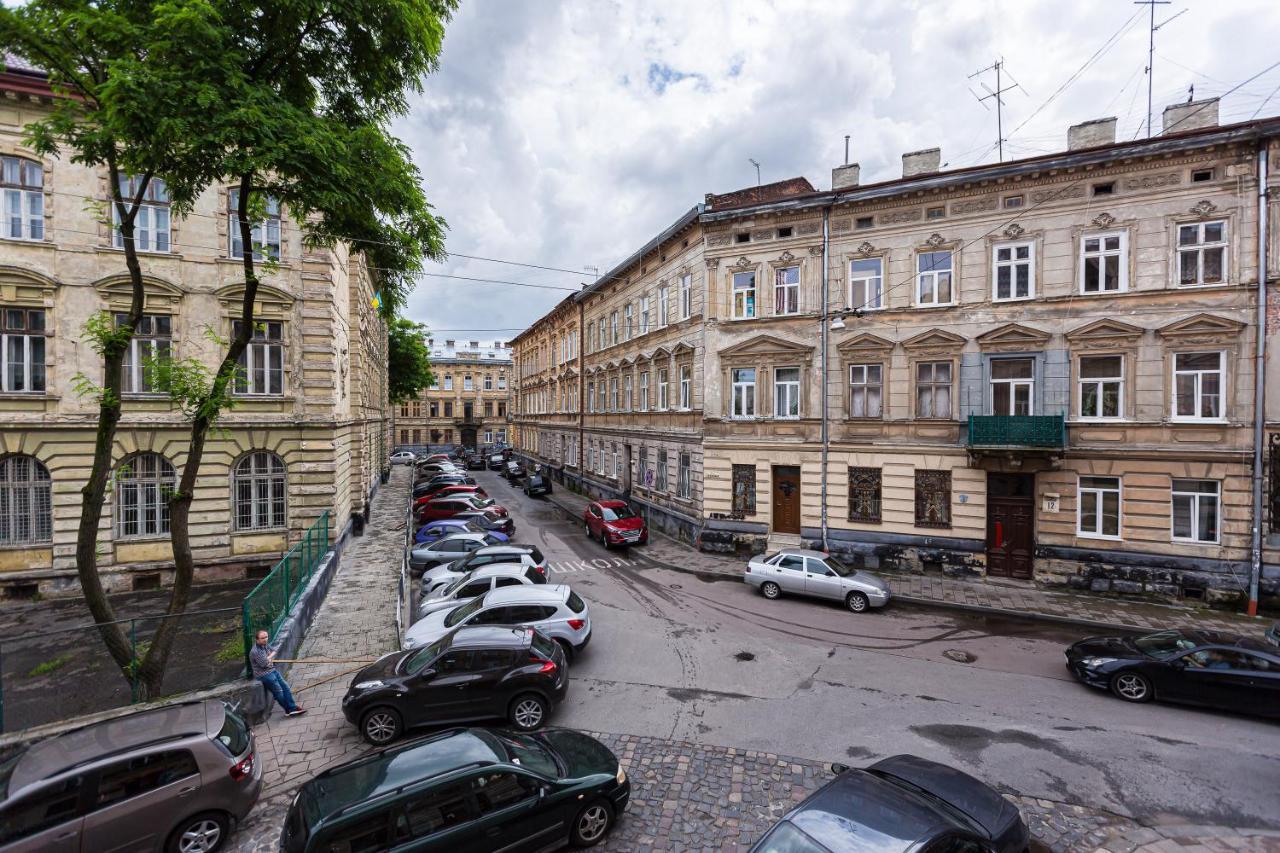 Сучасна Квартира По Вул Дарії Гусяк 9 Біля Краківського Lviv Ngoại thất bức ảnh